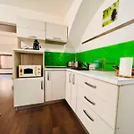Joy Spacious براشوف